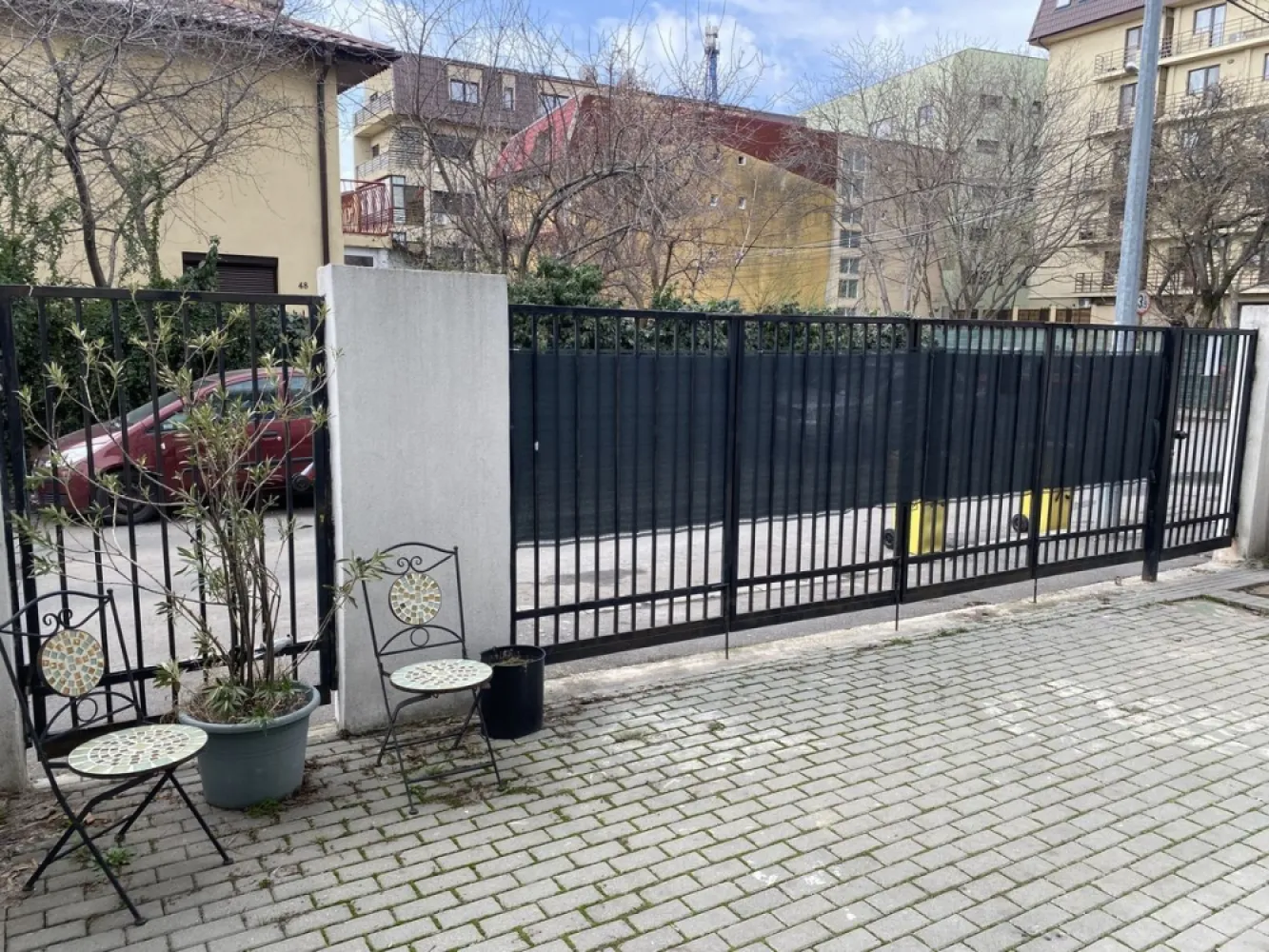 Splaiul Unirii, Mihai Bravu, parter in vila