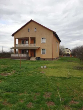 Casa S+P+1+M cu 28 ari de teren in Martinesti