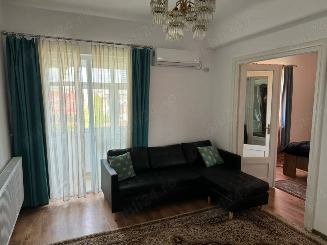 BRASADAS închiriază ap 2 cam Popa Tatu mobilat. - Agenția imobiliara BRASADAS închiriază apartament cu 2 camere, situat la Et.4 cu lift,intr-un bloc interbelic din 1932. nu prezinta bulina . Ap e semidecomandat , 2 balcoane, frigider, centrala si cuptor , microunde, mobila noua Jysk pat, dulap, masa cu scaune , TV 42 inch, garantia 1000 Euro