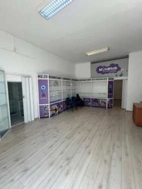 Spatiu comercial stradal Bd.Unirii - Traian - 70 mp