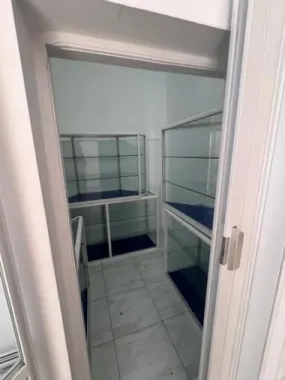 Spatiu comercial stradal Bd.Unirii - Traian - 70 mp