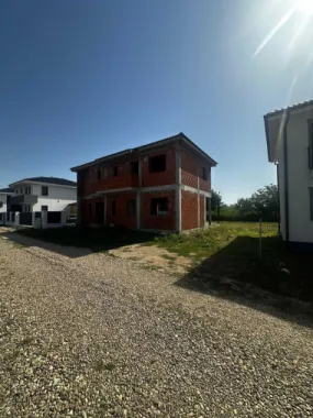 Casa P+1 in Martinesti