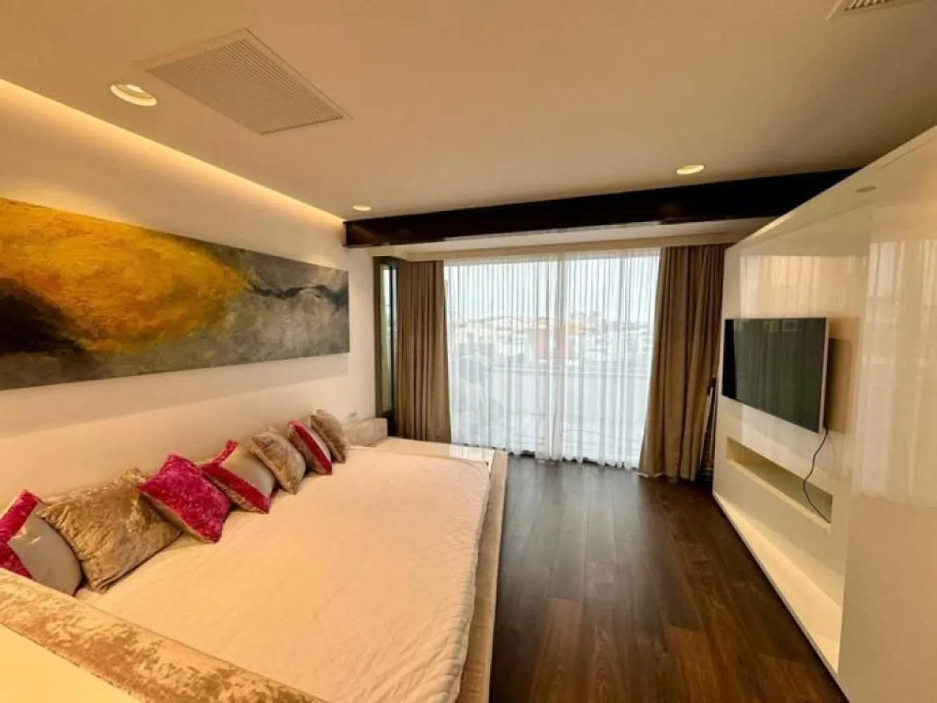 Penthouse Herastrau 116 terasa,mobilat si utilat loc de parcare si boxa subteran