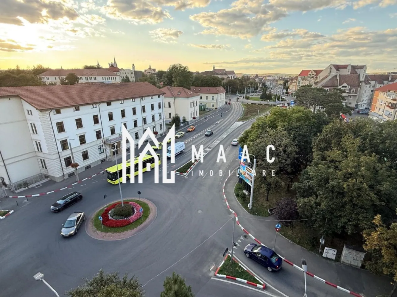 Apartament de lux cu 3 camere, vedere panoramică – zonă centrală