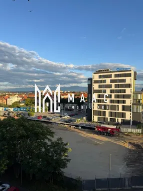 Apartament de lux cu 3 camere, vedere panoramică – zonă centrală