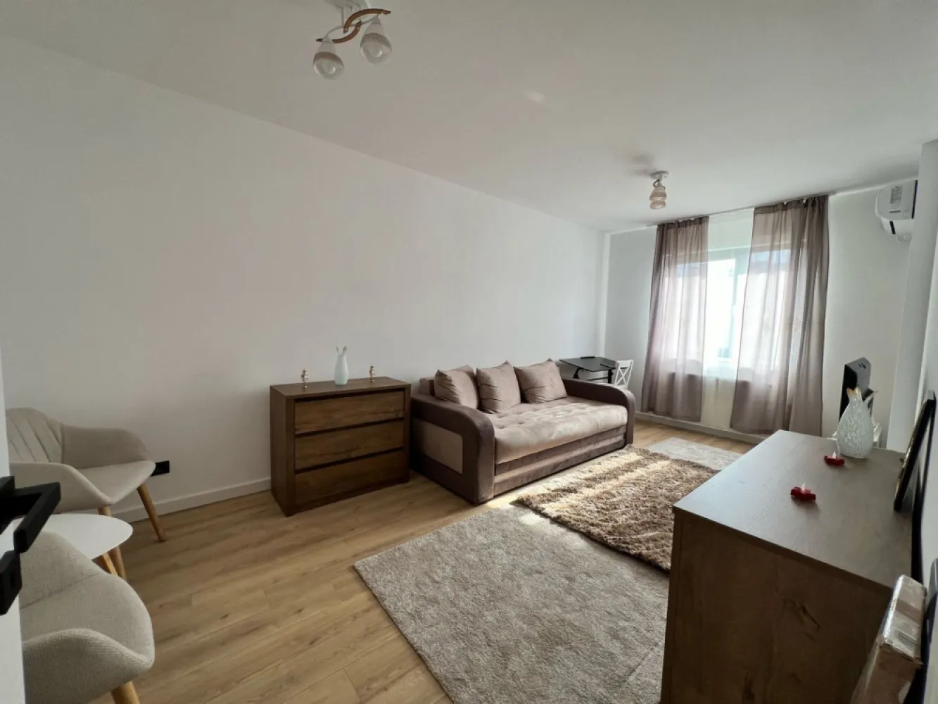 BRASADAS închiriază ap 2 cam etaj 2/5 ROKA RESIDENCE - Agenția imobiliara BRASADAS închiriază apartament cu doua camere construit in anul 2024 situat in ROKA RESIDENCE