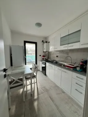 BRASADAS închiriază ap 2 cam etaj 2/5 ROKA RESIDENCE