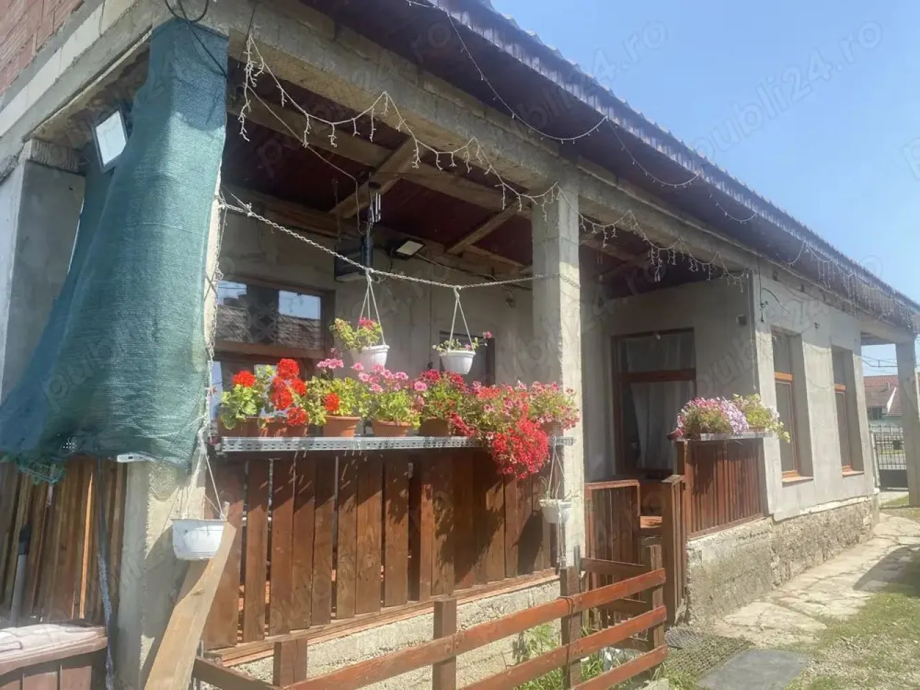 Casa de vanzare - Mai multe detalii telefonic ..in zona livada,toate utilitatile
