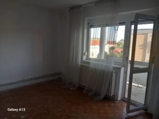 BRASADAS vinde ap 2 cam etaj 4/4 Calea Traian.