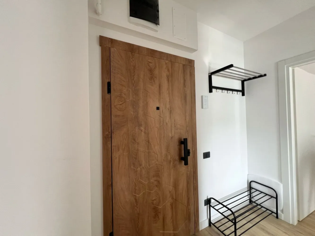 BRASADAS închiriază ap 2 cam etaj 2/5 ROKA RESIDENCE