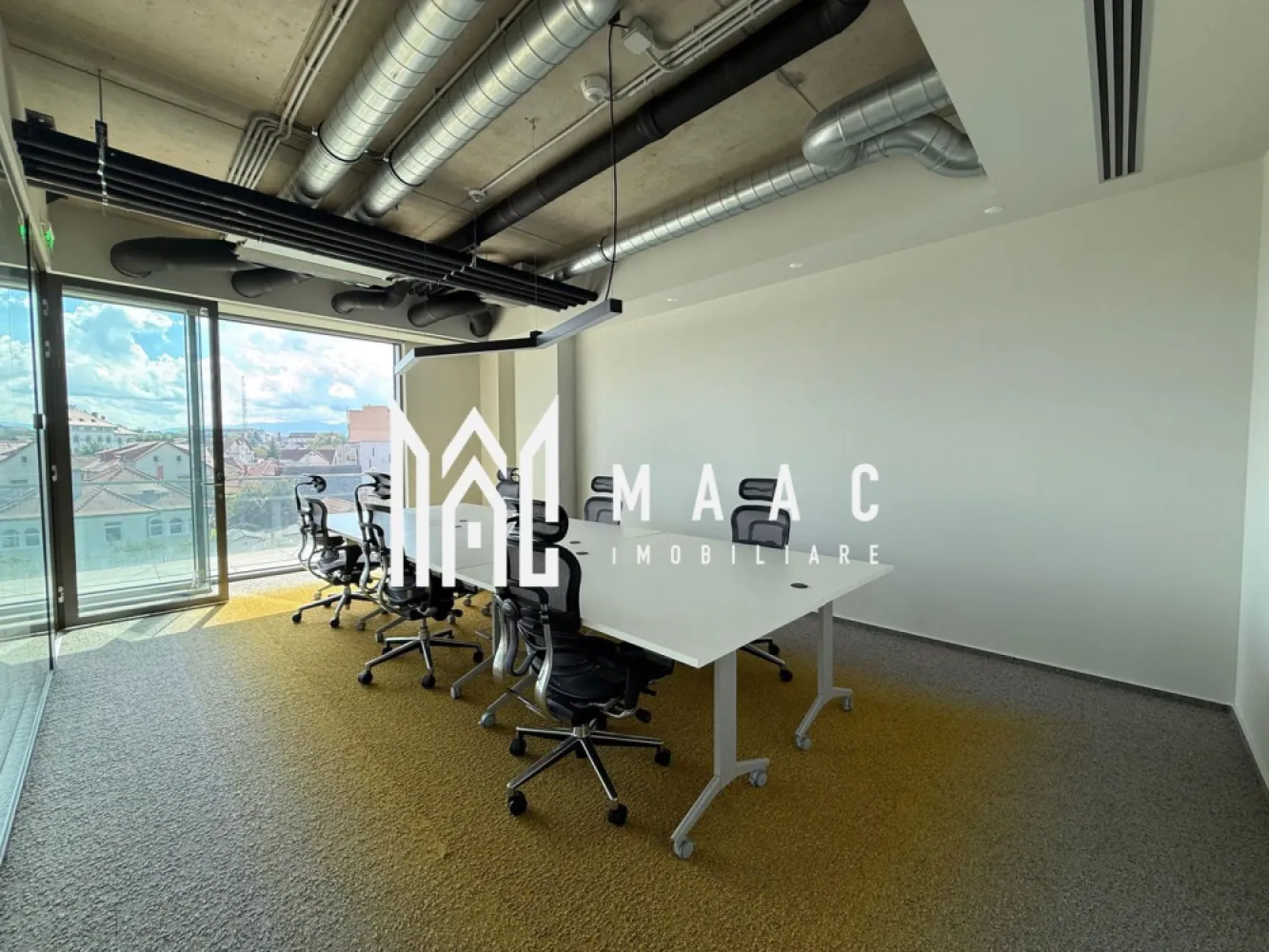 Spatiu birouri I Suprafete la cerere I Zona Centrala - MAAC Imobiliare propune atentiei dumneavoastra un imobil in care se inchiriaza spatii ce pot avea ca destinatie activitati de birou, educative, etc Această clădire de birouri este certificată NZEB, în curs de certificare BREEAM și bifează toate cerințele unei clădiri de birouri moderne de clasa A. Se inchiriaza etajul 2 ( 757 mp) cu posibilitate de extindere a suprafetelor si la etajul 3 sau parter. Suprafata disponibila poate fi compartimentata dupa dorinta chiriasilor si se preda nemobilata. Spatiile comune au bai complet finisate si echipate. Zone exclusive dotate cu HVAC, cablare, pardoseli flotante, pereți finisați, tavane și iluminat; mocheta ignifuga, jaluzele transparente, climatizare, sistem ambiental, insula pentru plante de interior, oficiu, etc Imobilul are, la subsol, parcare pentru masini, biciclete, statii de incarcare auto electrice. Pret: 11 euro mp + 4,71 euro mp- service charge. Accesibilitate pentru persoanele cu dizabilitati motorii. Grădini interioare.Confort psihologic sporit într-un design biofilic. Autorizație de incendiu și autorizație de protecție civilă. In spate-parc cu acces public, zona de relaxare. Vedere catre râul Cibin, asupra orașului vechi, dar si spre munti. Acces la grădina exterioară cu alei, bănci, râu și iaz.Excelent pentru întâlniri individuale sau de echipă într-un mediu natural. Pentru mai multe detalii precizati telefonic ca ati vazut anuntul cu ID:CP2783257 }}