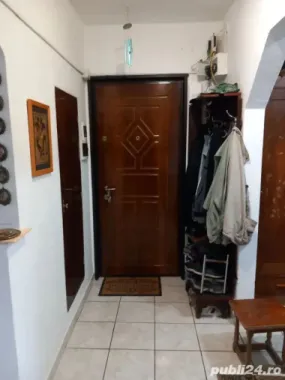 BRASADAS vinde ap 3 cam etaj 2/4 Carpati 2.