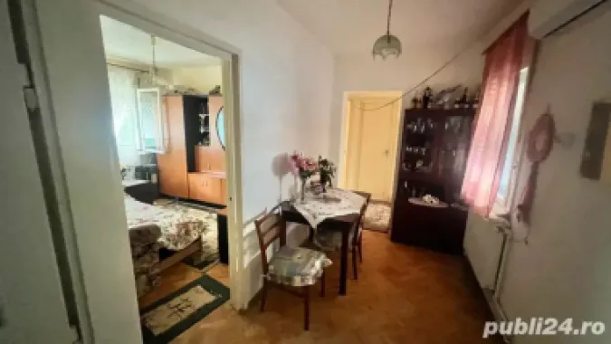BRASADAS vinde ap 3 cam etaj 1/4 Careiului.