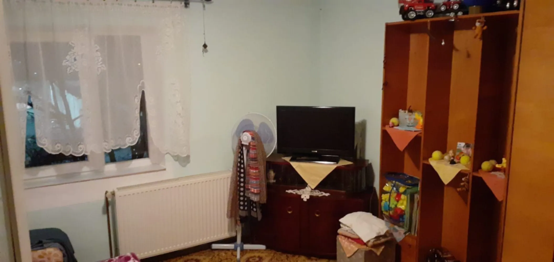 BRASADAS vinde ap 3 cam etaj 4/4 lângă Economic. - Agenția imobiliara BRASADAS vinde apartament aproape de centru mai exact langa liceul Economic. Apartamentul este compartimentat astfel : 3 camere , 2 bai , bucătărie mare cu cămară, hol mare, boxa beci uscat, acoperiș din construcție întreținut corespunzător, centrala Ferroli cu țevi de cupru. www.brasadas.com.