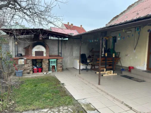 BRASADAS vinde casa cu 4 cam 5.7 ari in zona BURDEA.