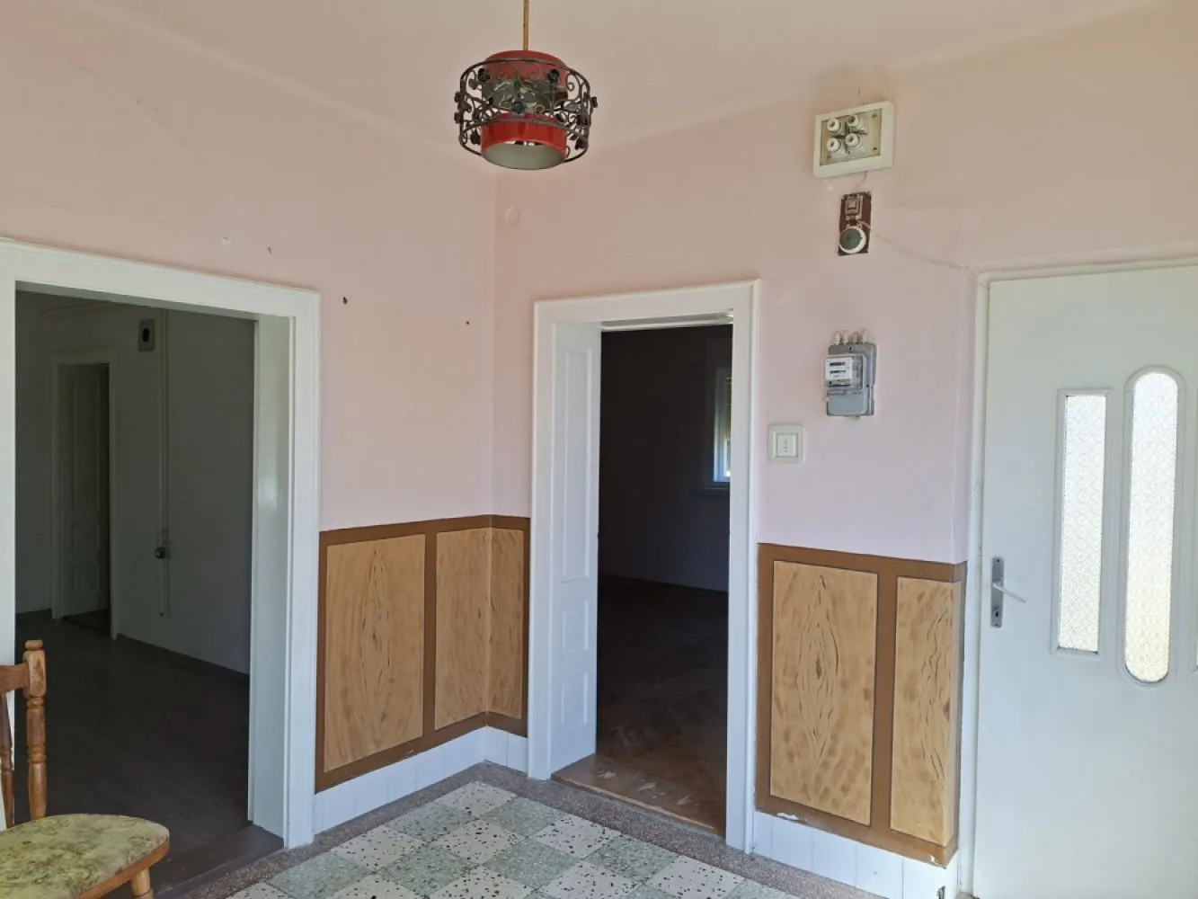BRASADAS vinde casa 3 cam cu teren 5 ari in 14 Mai.
