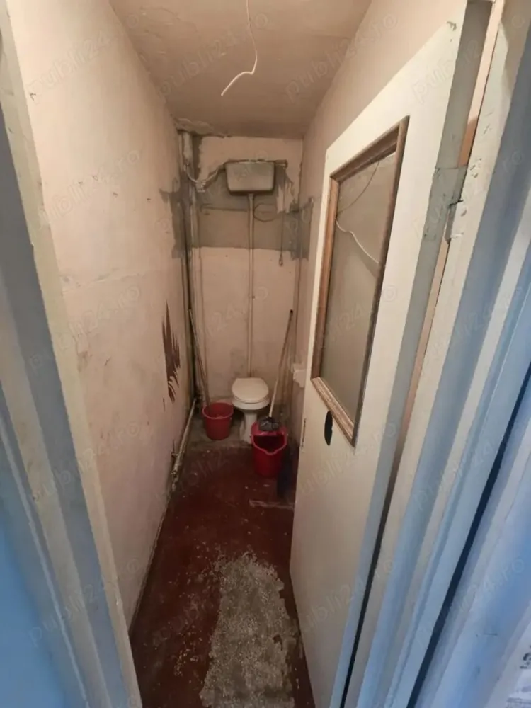 BRASADAS vinde apt 3 cam NEFINISAT etaj 4/4 in Micro 16. - Agenția imobiliara BRASADAS vinde apartament cu 3 camere in Micro 16 la etajul 4/4 cu 2 bai si 2 balcoane. Suprafata utila de 67 mp. Apartamentul este constuit din BCA Necesita renovare www.brasadas.com