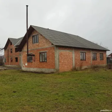 Vând casa și atelierul
