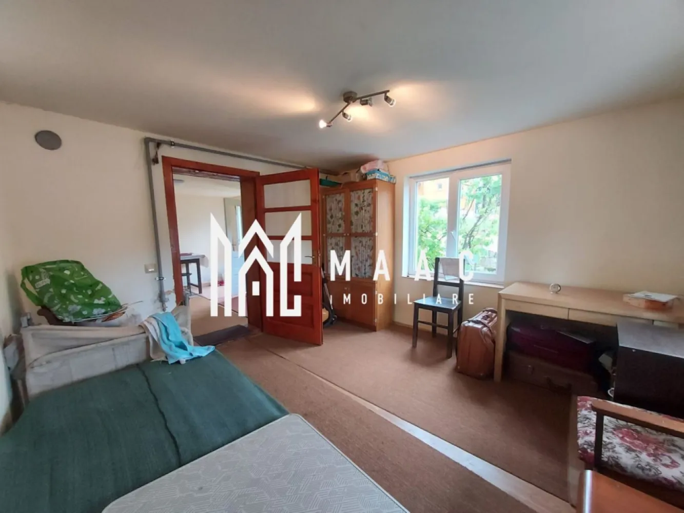 Black Friday | Casa | 1331 mp Teren | Miercurea Sibiului | - BLACK FRIDAY - Profită de cea mai bună perioadă din an pentru a deveni proprietar! Reducere de 5.500 euro - Pret vechi - 54.500 euro Pret promotional - 49.000 euro MAAC Imobiliare vă propune spre vânzare un teren generos de 1331mp cu construcție existentă, situat în Miercurea Sibiului, într-o zonă liniștită, ideală pentru dezvoltare rezidențială sau casă de vacanță reprezentata in exclusivitate Detalii proprietate: Suprafață teren: 1331 mp Racordat la toate utilitățile: apă, canalizare, curent electric (instalație electrică schimbată) Suprafață utilă construcție existentă: 22 mp Magazie: 11 mp Avantaje: Libertate de dezvoltare pentru proiecte rezidențiale sau recreative Zonă liniștită, cu priveliște deschisă către câmp Infrastructură completă pentru racordare la utilități O oportunitate excelentă de investiție sau pentru amenajarea unei locuințe de vacanță într-un cadru natural, la doar câțiva pași de Sibiu. Pentru mai multe detalii și programarea unei vizionări, vă invităm să ne contactați, menționând ID: CP2544817 }}