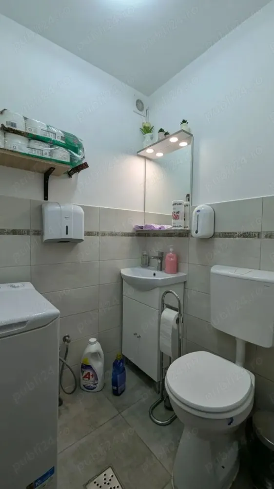 Proprietar închiriez spațiu comercial - Proprietar închiriez spațiu comercial în zona Nerva Traian pe strada Panait Cerna Nr 1 bl M 52 la parter. Intrarea se face separat prin exteriorul clădirii. Ideal pentru salon masaj dar și pentru alte activități. Detaliile legate de suprafață, intrare le găsiți în poză atașată. Persoana de contact Iulian.