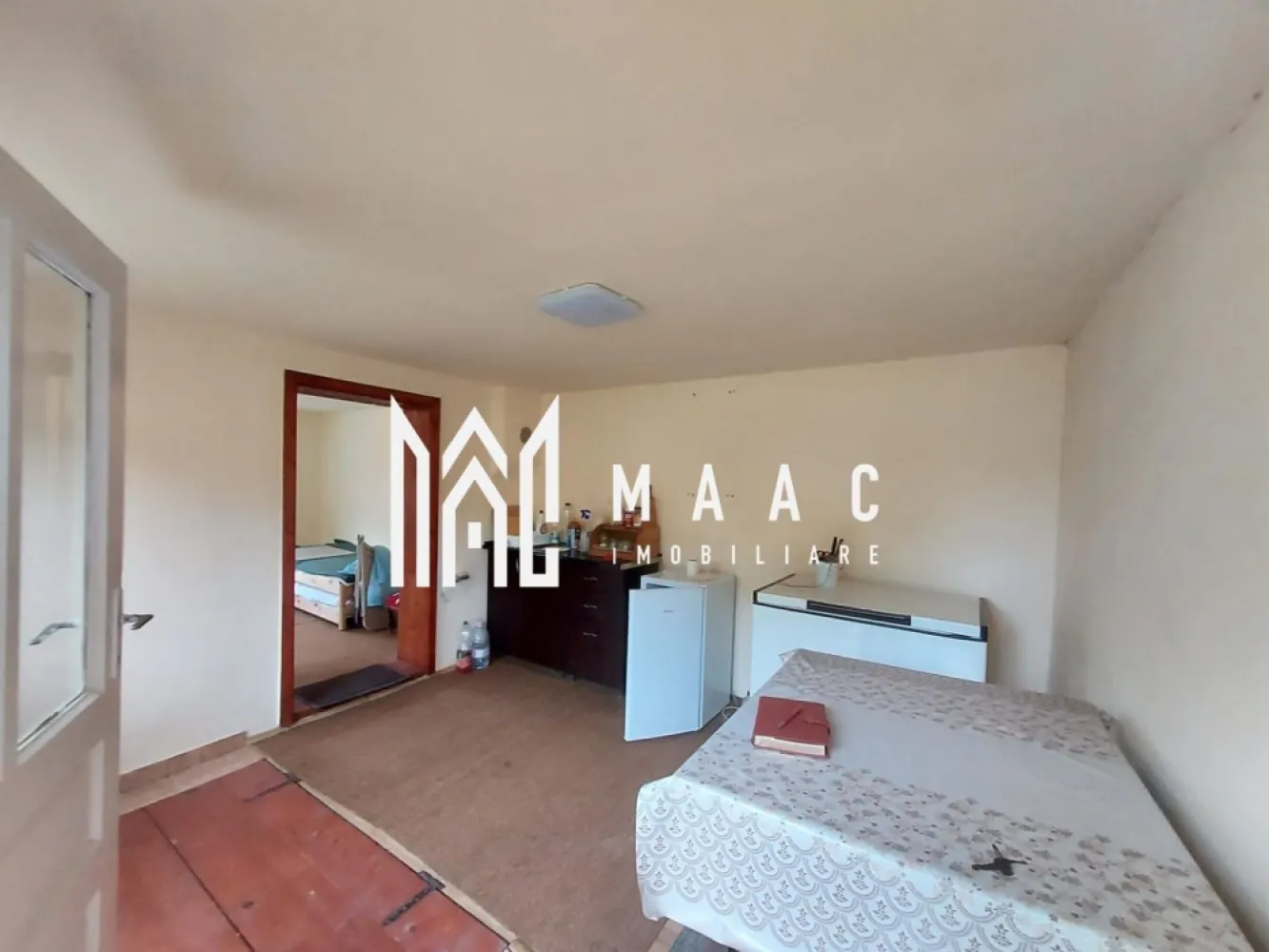 Black Friday | Casa | 1331 mp Teren | Miercurea Sibiului | - BLACK FRIDAY - Profită de cea mai bună perioadă din an pentru a deveni proprietar! Reducere de 5.500 euro - Pret vechi - 54.500 euro Pret promotional - 49.000 euro MAAC Imobiliare vă propune spre vânzare un teren generos de 1331mp cu construcție existentă, situat în Miercurea Sibiului, într-o zonă liniștită, ideală pentru dezvoltare rezidențială sau casă de vacanță reprezentata in exclusivitate Detalii proprietate: Suprafață teren: 1331 mp Racordat la toate utilitățile: apă, canalizare, curent electric (instalație electrică schimbată) Suprafață utilă construcție existentă: 22 mp Magazie: 11 mp Avantaje: Libertate de dezvoltare pentru proiecte rezidențiale sau recreative Zonă liniștită, cu priveliște deschisă către câmp Infrastructură completă pentru racordare la utilități O oportunitate excelentă de investiție sau pentru amenajarea unei locuințe de vacanță într-un cadru natural, la doar câțiva pași de Sibiu. Pentru mai multe detalii și programarea unei vizionări, vă invităm să ne contactați, menționând ID: CP2544817 }}