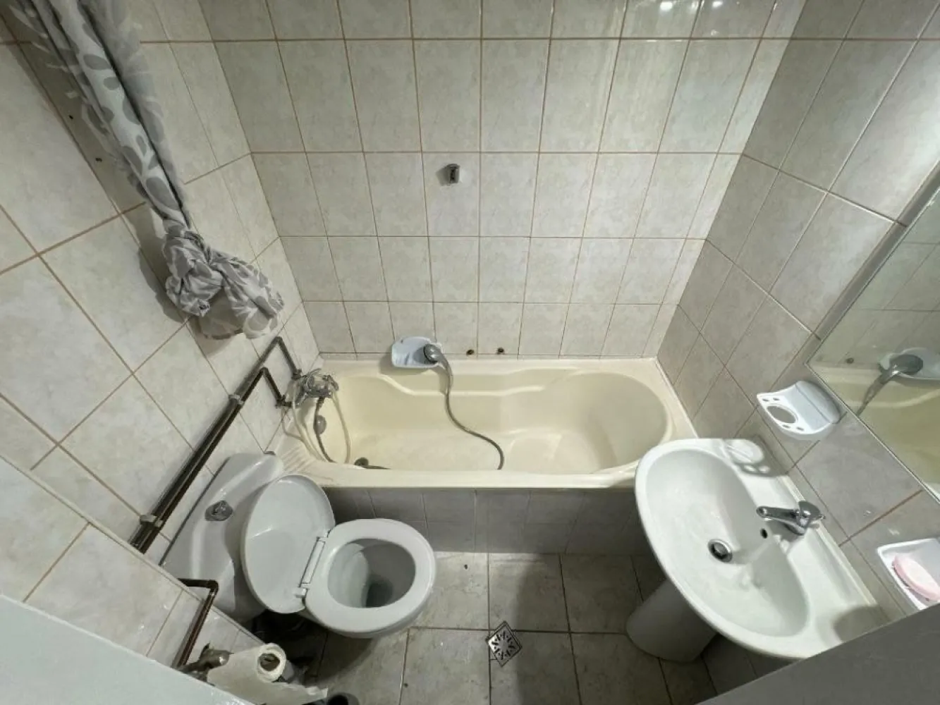 ap. 3 camere 2 bai 2 balcoane 2 scari 2 lifturi Calea Victoriei Biserica Amzei