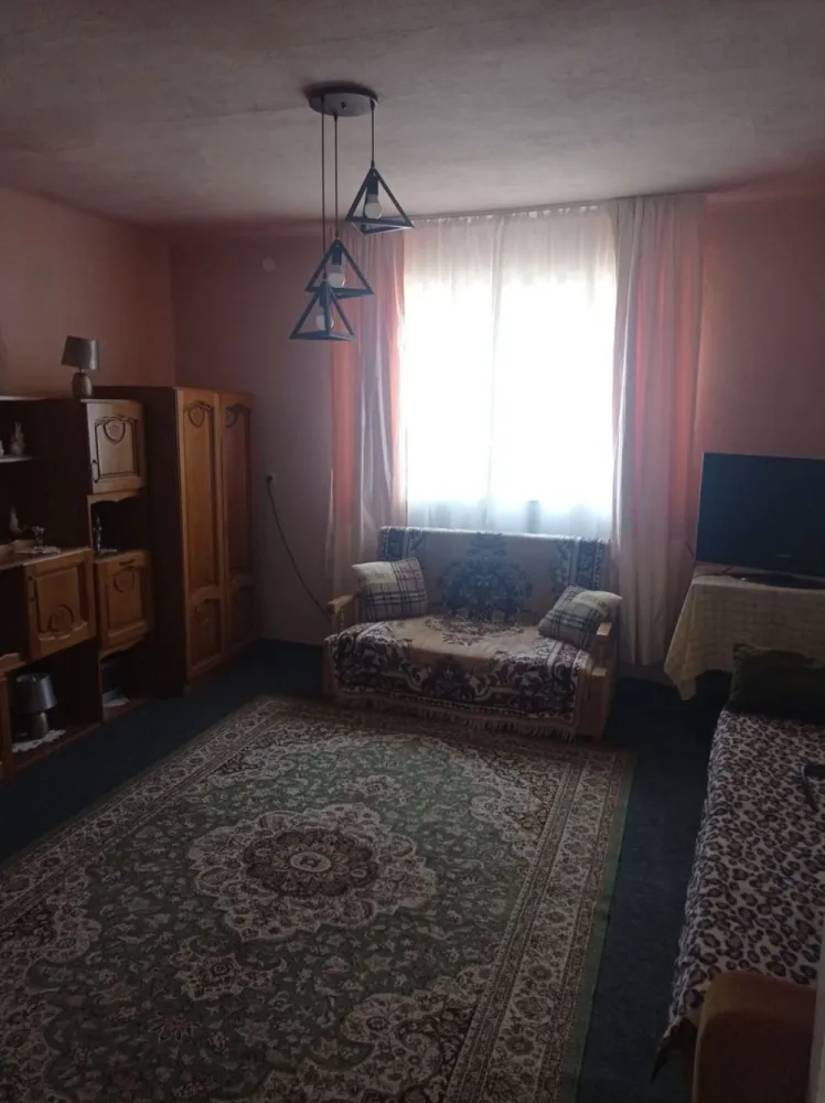 De vânzare casă cu curte