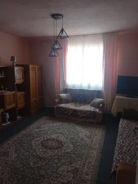 De vânzare casă cu curte