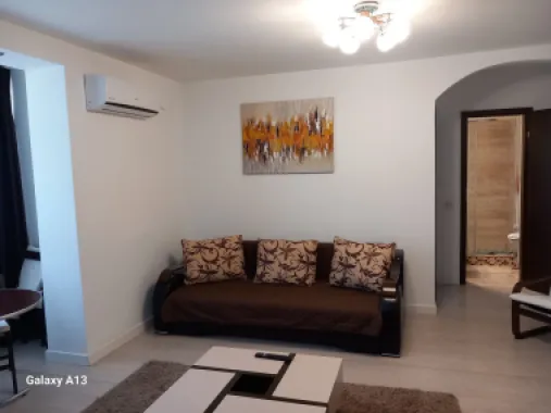 BRASADAS închiriază ap 2 cam etaj 1/8 50mp Piata UNIRII.
