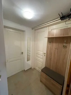 BRASADAS închiriază ap 2 cam in vilă et 1 UNIRII.