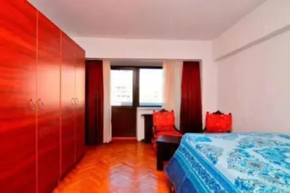 BRASADAS inchiriaza ap 2 cam etaj 4/8 Bd Unirii Zepter.