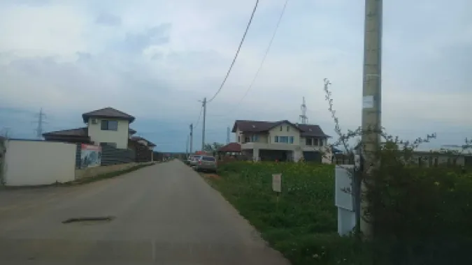 Teren de vanzare in nordul capitalei, langă padure
