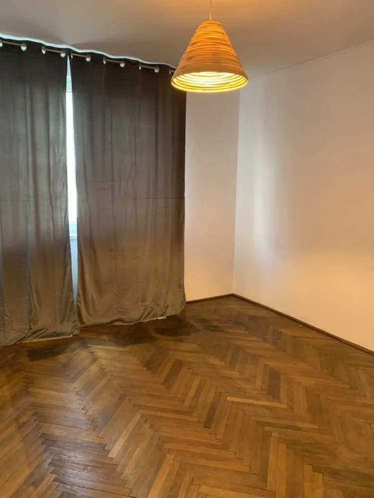 Apartament de inchiriat 2 camere - Propietar: apartamentul este situat la 1 minut de metroul basarab, aproximativ 7 minute de piata victoriei