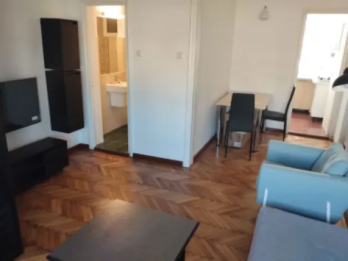 BRASADAS închiriază garsoniera la etajul 1/3 - Unirii.
