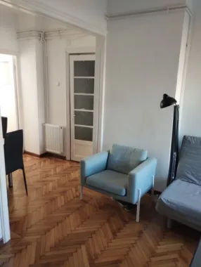 BRASADAS închiriază garsoniera la etajul 1/3 - Unirii.