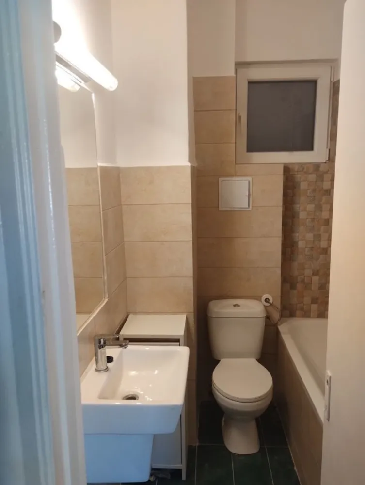 BRASADAS închiriază garsoniera la etajul 1/3 - Unirii.