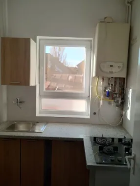 BRASADAS închiriază garsoniera la etajul 1/3 - Unirii.