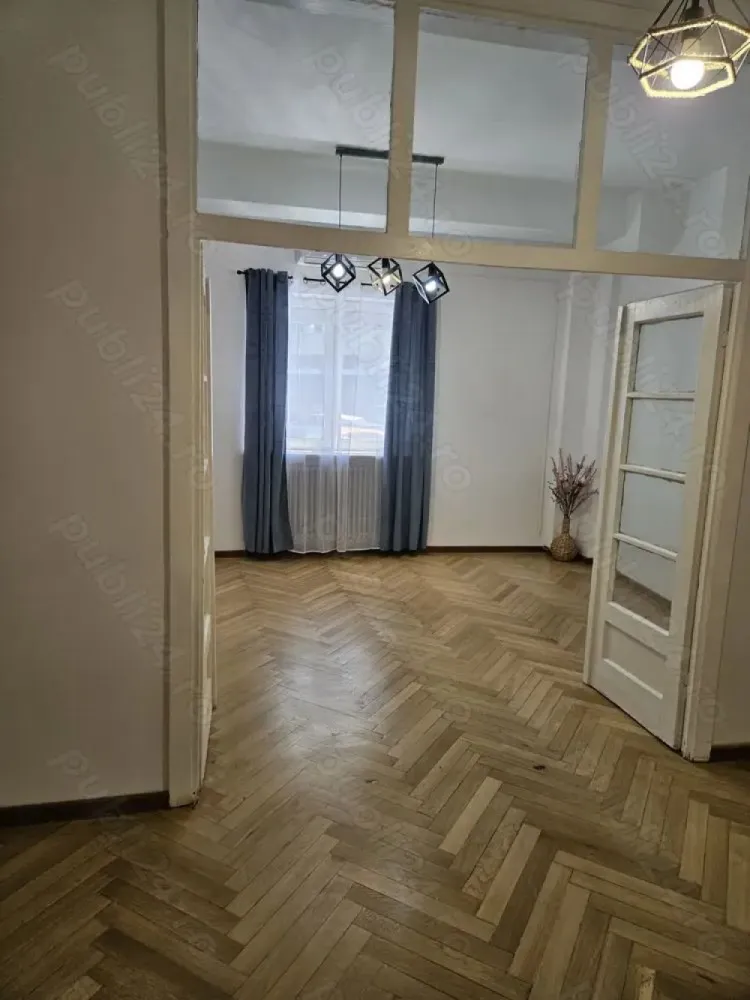 Ofer spre închiriere apartament 2 cam Cișmigiu, str Sipotul Fantanilor - Ap 2 cam, parter, nemobilat, renovat langa Conservator, întrarea în Cișmigiu.