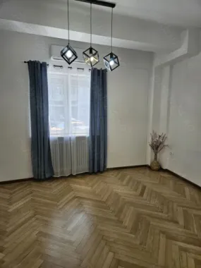 Ofer spre închiriere apartament 2 cam Cișmigiu, str Sipotul Fantanilor
