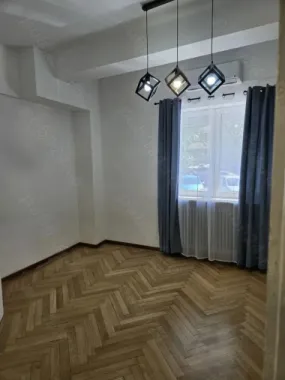 Ofer spre închiriere apartament 2 cam Cișmigiu, str Sipotul Fantanilor