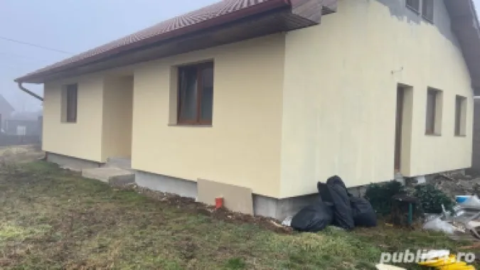 Vand casă in Lazuri