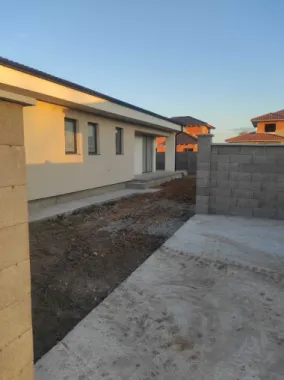 Casa pe partner de vanzare