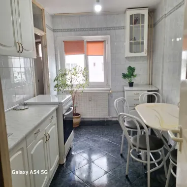 Inchiriere 2 camere rond alba iulia/bd decebal 520 euro