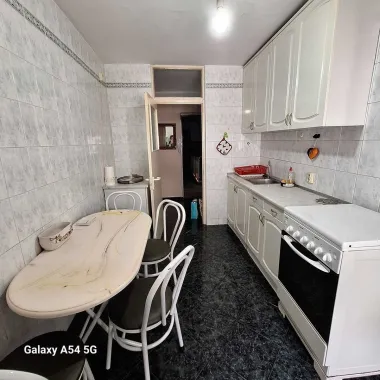 Inchiriere 2 camere rond alba iulia/bd decebal 520 euro