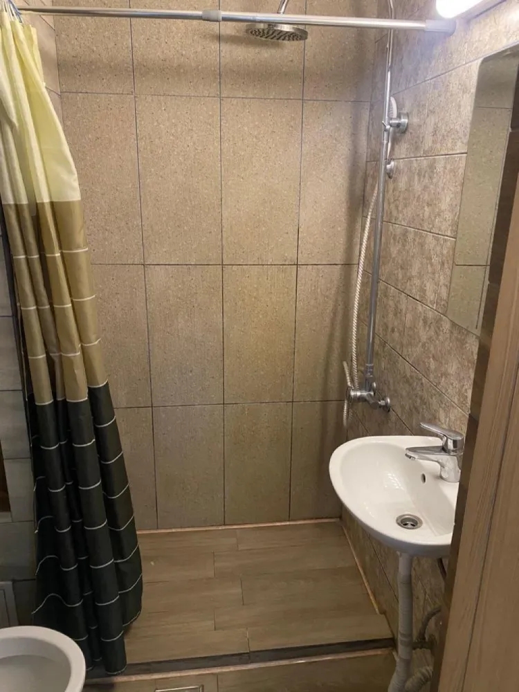 BRASADAS închiriază ap 2 cam Unirii Bratianu Cocor. - Agenția imobiliara BRASADAS închiriază apartament 2 camere vis a vis de magazinul Cocor cu vedere spre Hanu lui Manuc . Apartament renovat recent și foarte linistit . Disponibil imediat .