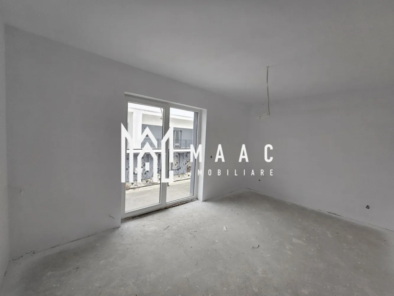 BLACK FRIDAY-Casa Tip Duplex | 110MPU | 264MP Teren | La Alb - BLACK FRIDAY - Profită de cea mai bună perioadă din an pentru a deveni proprietar! MAAC Imobiliare va propune spre vanzare o locuință tip duplex cu predare La Alb . Această proprietate este amplasată într-o linistita, aproape de toate facilitățile urbane, dar oferind în același timp liniștea specifică unei zone rezidențiale de calitate. Descriere proprietate Suprafață utilă: 110. mp Suprafață construită: 168 mp Teren total: 264 mp, cu o amprentă la sol de 70 mp Compartimentare inteligentă Parter: Bucătărie spațioasă, ideală pentru gătit și socializare Hol de acces Baie spatioasa Living generos, cu lumină naturală din abundență și acces direct în grădina proprie Etaj: 3 dormitoare confortabile, unul dintre ele cu ieșire pe balcon Baie spatioasa Hol de acces Dressing dedicat pentru organizarea eficientă a garderobei Avantaje și detalii constructive: Stadiu de predare: Alb avansat Anul construcției: 2024 Grădină privată: Perfectă pentru relaxare, petreceri în aer liber sau momente de liniște alături de familie Balcon: Ideal pentru savurarea cafelei de dimineață sau momentele de relaxare Localizare: In apropierea Padurii Dumbrava, parcuri și zone de agrement. Această casă tip duplex este soluția ideală pentru cei care își doresc o locuință modernă, spațioasă, amplasată într-o locație foarte buna. Contactați echipa MAAC Imobiliare pentru programarea unei vizionări sau pentru mai multe informații precizati ca ati vazut anuntul cu ID: CP2781961 }}