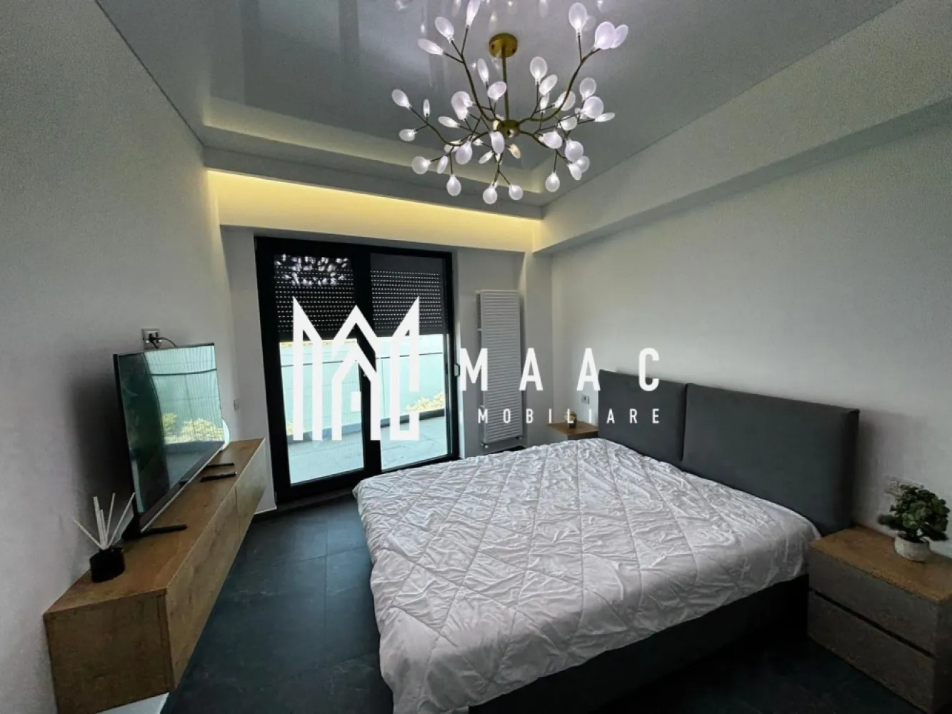 Apartament 2 camere | Vedere spre Mare | Etaj 2 - Apartament cu vedere la mare – Mamaia Nord | 45 mp | MAAC Imobiliare MAAC Imobiliare vă propune spre vânzare un apartament superb situat în Mamaia Nord, cu vedere directă la mare, într-un bloc modern cu fațadă ventilată , construit la standarde premium. Suprafață utilă:45 mp Compartimentare:living cu bucătărie open-space, dormitor, baie, balcon Vedere: panoramică spre mare Dotări și avantaje: * Mobilat și utilat complet, gata pentru locuire sau închiriere * Aer condiționat * Centrală proprie pe gaz * Finisaje moderne, de calitate superioară * Bloc cu fațadă ventilată – eficiență energetică și izolare excelentă * Locație excelentă, la doar câțiva pași de plajă, restaurante și puncte de interes Ideal pentru: * Locuință de vacanță * Investiție profitabilă (închiriere sezonieră sau pe termen lung) Pentru detalii suplimentare și programarea unei vizionări, contactați MAAC Imobiliare. id-CP2781840 }}
