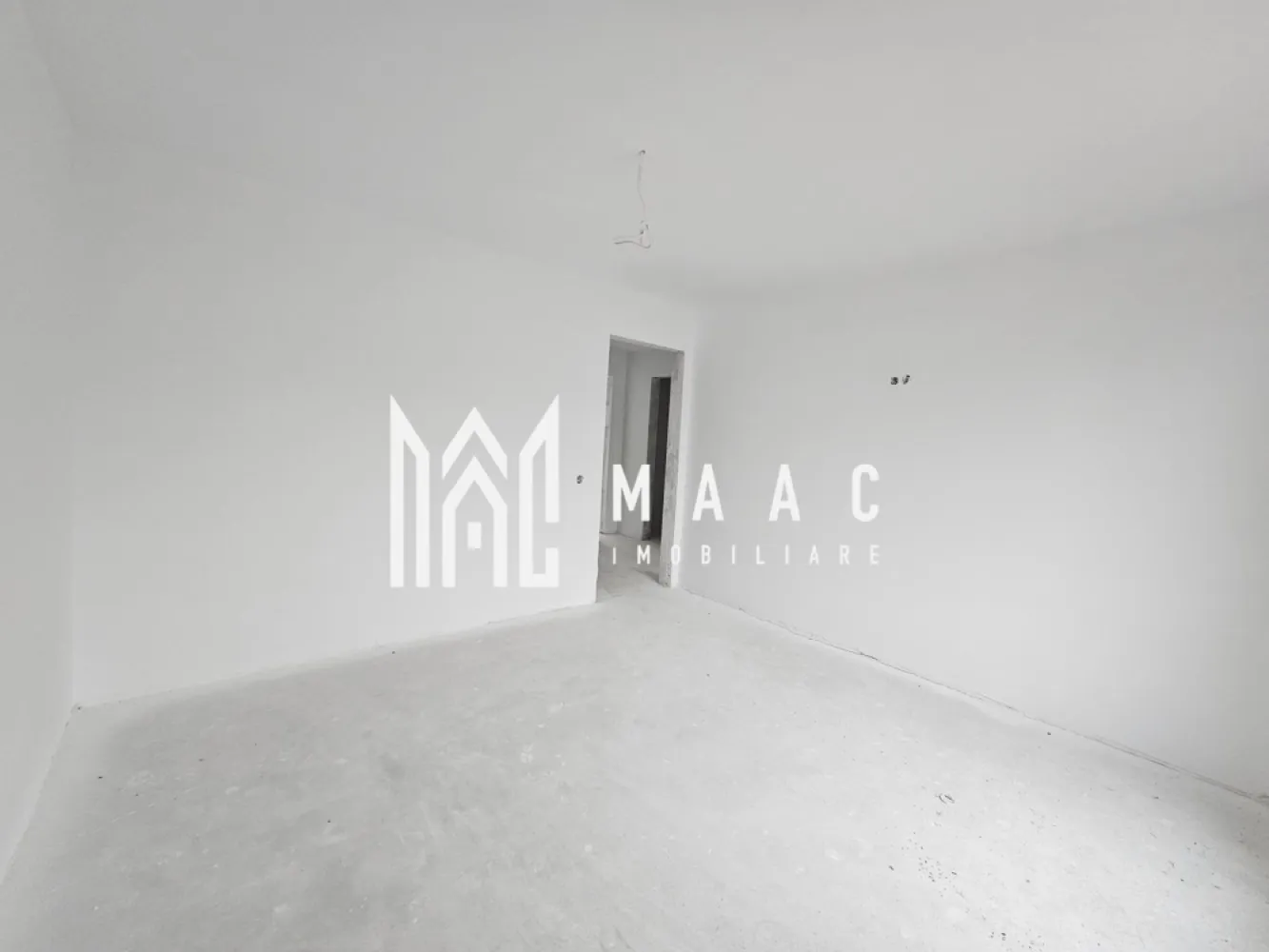 BLACK FRIDAY-Casa Tip Duplex | 110MPU | 264MP Teren | La Alb - BLACK FRIDAY - Profită de cea mai bună perioadă din an pentru a deveni proprietar! MAAC Imobiliare va propune spre vanzare o locuință tip duplex cu predare La Alb . Această proprietate este amplasată într-o linistita, aproape de toate facilitățile urbane, dar oferind în același timp liniștea specifică unei zone rezidențiale de calitate. Descriere proprietate Suprafață utilă: 110. mp Suprafață construită: 168 mp Teren total: 264 mp, cu o amprentă la sol de 70 mp Compartimentare inteligentă Parter: Bucătărie spațioasă, ideală pentru gătit și socializare Hol de acces Baie spatioasa Living generos, cu lumină naturală din abundență și acces direct în grădina proprie Etaj: 3 dormitoare confortabile, unul dintre ele cu ieșire pe balcon Baie spatioasa Hol de acces Dressing dedicat pentru organizarea eficientă a garderobei Avantaje și detalii constructive: Stadiu de predare: Alb avansat Anul construcției: 2024 Grădină privată: Perfectă pentru relaxare, petreceri în aer liber sau momente de liniște alături de familie Balcon: Ideal pentru savurarea cafelei de dimineață sau momentele de relaxare Localizare: In apropierea Padurii Dumbrava, parcuri și zone de agrement. Această casă tip duplex este soluția ideală pentru cei care își doresc o locuință modernă, spațioasă, amplasată într-o locație foarte buna. Contactați echipa MAAC Imobiliare pentru programarea unei vizionări sau pentru mai multe informații precizati ca ati vazut anuntul cu ID: CP2781961 }}