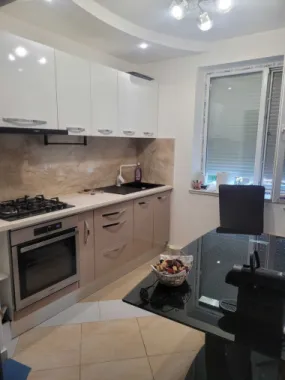 Apartament renovat zona Mall City et.2!bloc cărămidă!