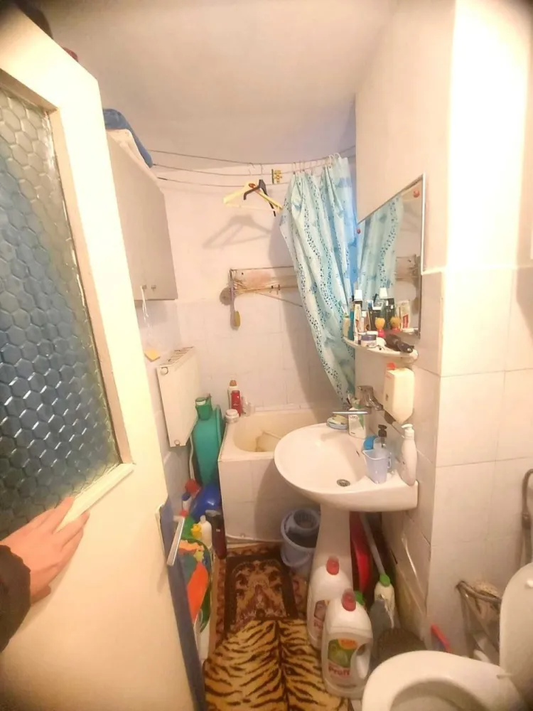 BRASADAS vinde ap 2 cam etaj 4/4 in Carpați 1.